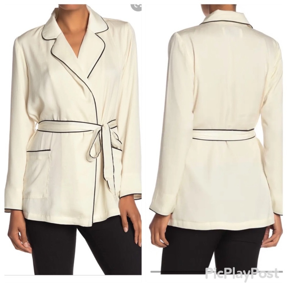 NWT Xander satin jacket. Cream with black trim.